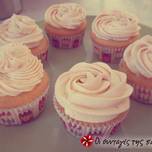 Cupcakes με φραουλένια buttercream