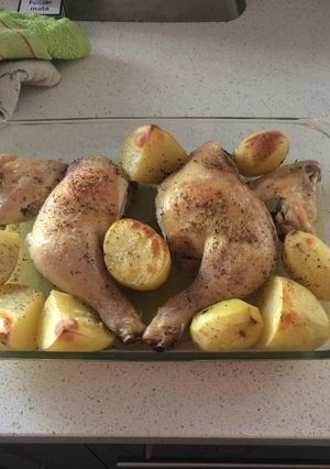 Una foto de Muslos de pollo al horno