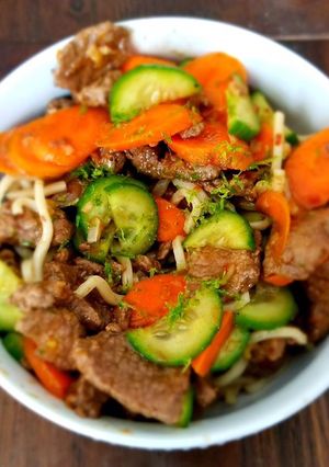 A picture of Chilled Lemongrass Beef & Noodles with Marinated Carrots and Cucumber.