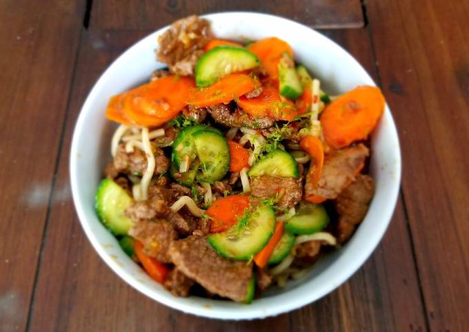 Chilled Lemongrass Beef & Noodles with Marinated Carrots and Cucumber
