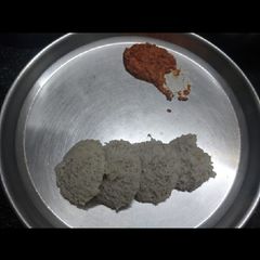 A picture of Coconut milk idly.
