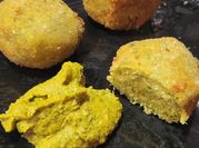 Una foto de falafel tradicional