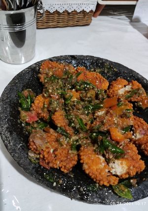 Foto resep Nugget geprek sambal pecak