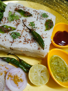 इंस्टेंट ढोकला (instant dhokla recipe in Hindi) रेसिपी मुख्य फोटो