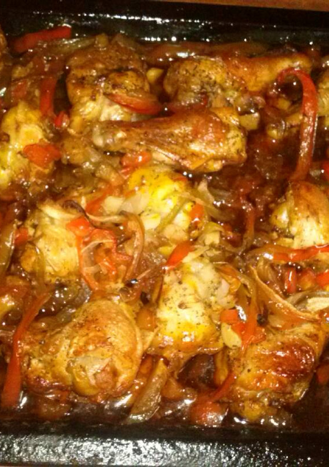 Una foto de Muslitos de pollo en salsa
