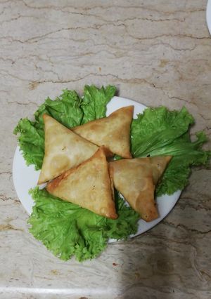 A picture of Aalu samosa.