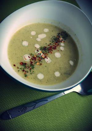 Uborkás cukkinileves recept fotója