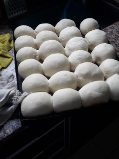 Una foto de Pan casero con aceite