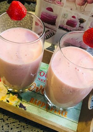 A picture of Strawberry Shake.