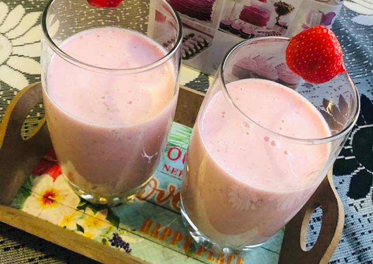 Recipe of Homemade Strawberry Shake