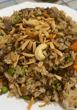 صورة لوصفة رز بالكفته والخضار