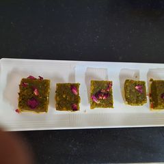 A picture of Pistachio tutti frutti burfi.
