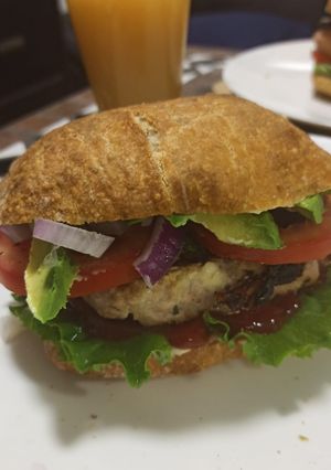 Una foto de Sliders (hamburguesitas) de pavo rellenas de queso