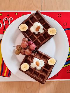 Una foto de Waffles fit de avena y cacao