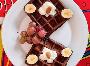 Una foto de Waffles fit de avena y cacao