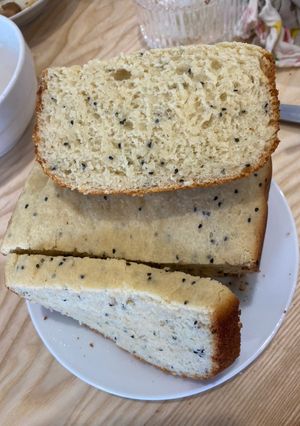 Hình của món MLBM bánh mì thanh long.