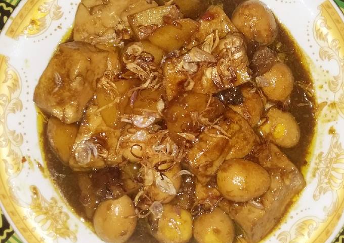 Semur tahu,telur puyuh dan kentang muantaf 😊