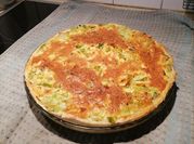 Une photo de pâte feuilletée salée patates
