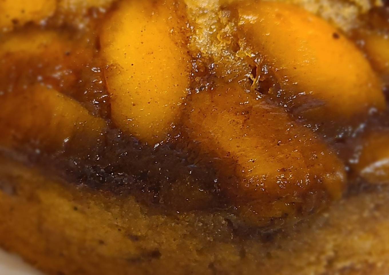 Easy upside-down peach cobbler cake