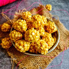 A picture of Roasted Chana Dal Ladoo / Daliya na Ladoo.
