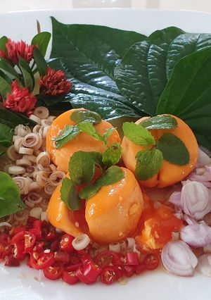 รูปของ ยำไข่ครอบ