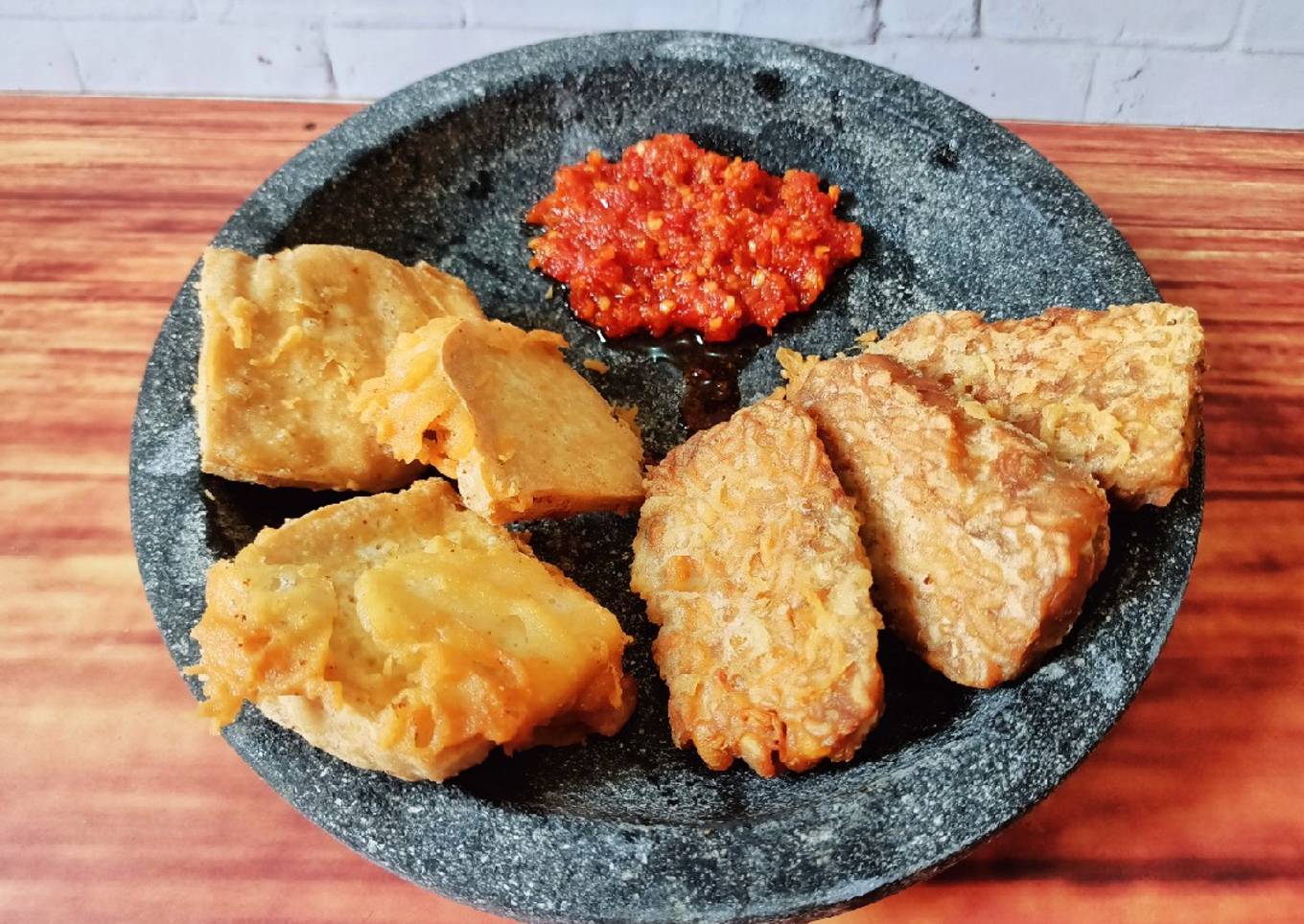 96. Tahu tempe goreng tepung