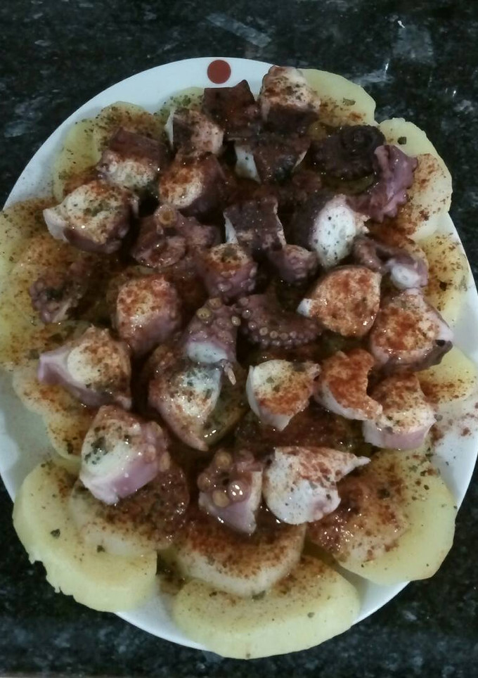 Una foto de Pulpo a feira con patata y nabo