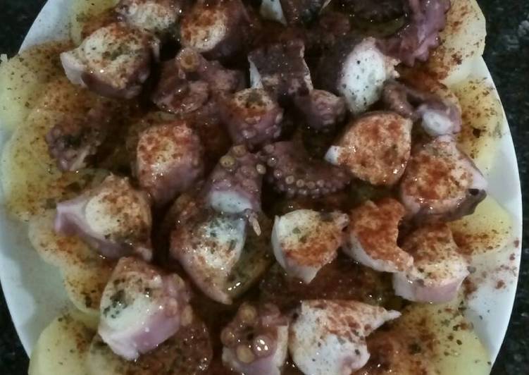 Pulpo a feira con patata y nabo