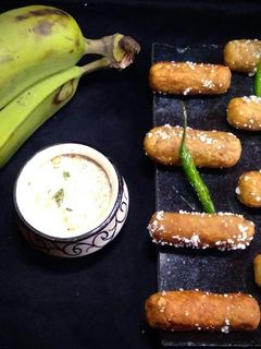 कच्च्या केळाचे कटलेट्स (kachya kedyache cutlets recipe in marathi) रेसिपी चे मुख्य फोटो 