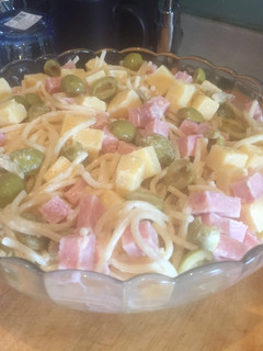 Una foto de Ensalada fría original