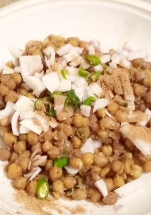 A picture of Chat pati Chana Chat.