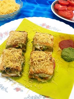 મસાલા ટોસ્ટ સેન્ડવીચ (Masala toast sandwich recipe in Gujarati) રેસીપી મુખ્ય ફોટો