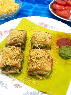 મસાલા ટોસ્ટ સેન્ડવીચ (Masala toast sandwich recipe in Gujarati) રેસીપી મુખ્ય ફોટો