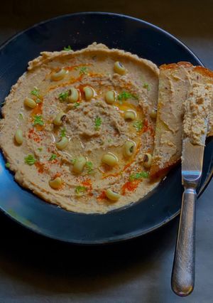 A picture of Cowpea Hummus.