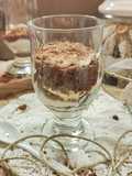Bicchiere panna e biscotti