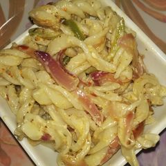 A picture of Masala veg creamy pasta.