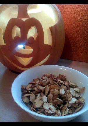 A picture of Vickys Roasted & Caramelised Pumpkin Seeds, GF DF EF SF NF.