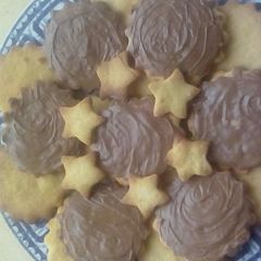 A picture of Biscuits and chocolate.