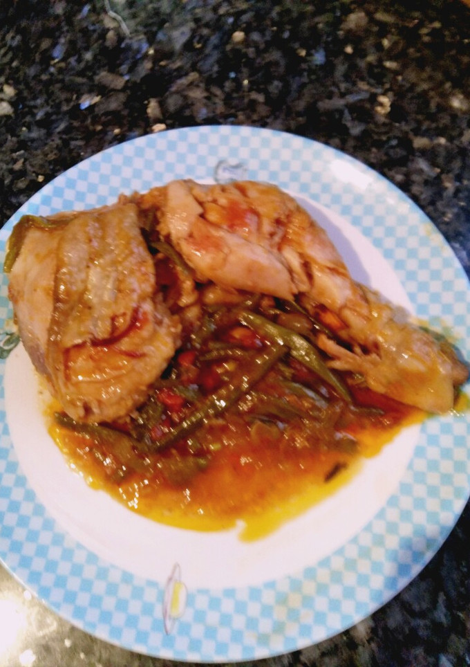 Una foto de Pollo con judías verdes en salsa