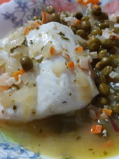 Una foto de Lomos de merluza en salsa