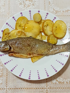 Una foto de 🐟 Trucha al horno 🍴