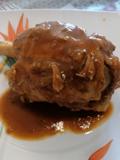 Una foto de 166. Codillo en salsa de verduras