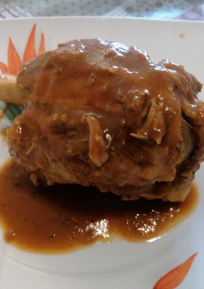 Una foto de 166. Codillo en salsa de verduras