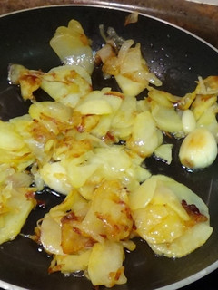Una foto de Patatas a lo pobre o panadera