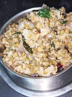 பாசி பயறு சுண்டல் (Paasipayaru sundal recipe in tamil) செய்முறை முக்கிய புகைப்படம்