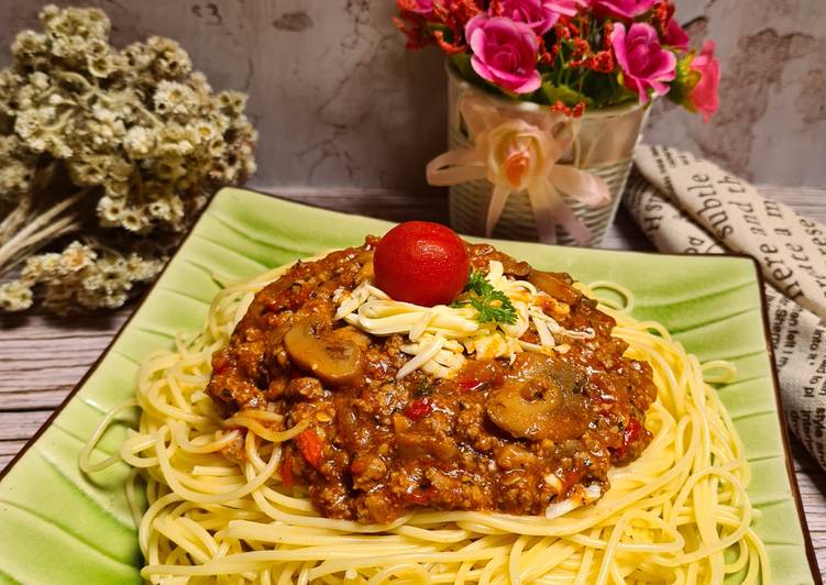 Cara Gampang Membuat Spaghetti Bolognese Mushrooms Anti Gagal