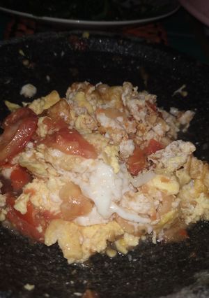 Foto resep Telur Mata Sapi Geprek (Pake tomat mentah)