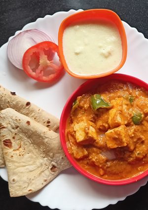 लबाबदार पनीर मसाला (Paneer Lababdar Masala Recipe In Marathi) रेसिपी चे मुख्य फोटो 