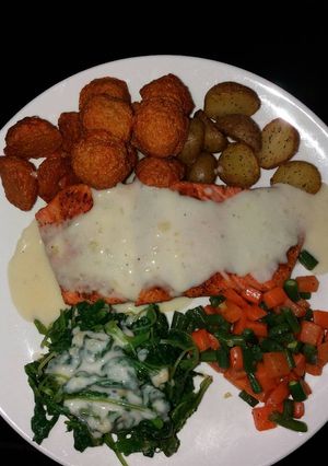 Foto resep Steak salmon saus carbonara
