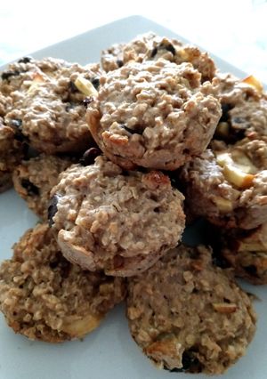 A picture of Cinnamon Raisin Apple Oat Muffin.